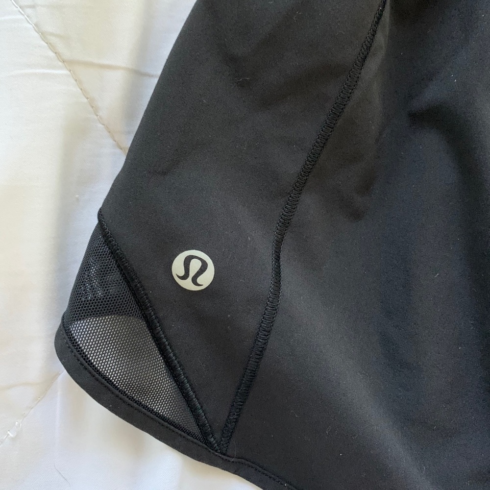 lulu lemon hotty hot shorts size 2